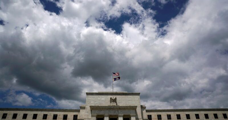 Most Fed members backed future rate hike, Fed September minutes show